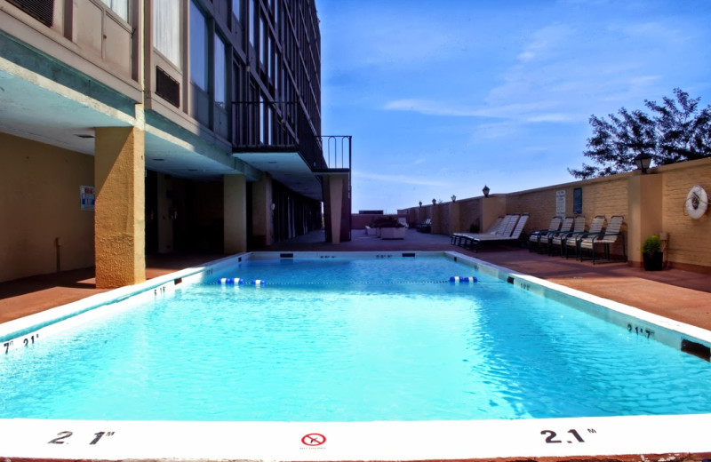 Outdoor pool at Best Western Grant Park Hotel.