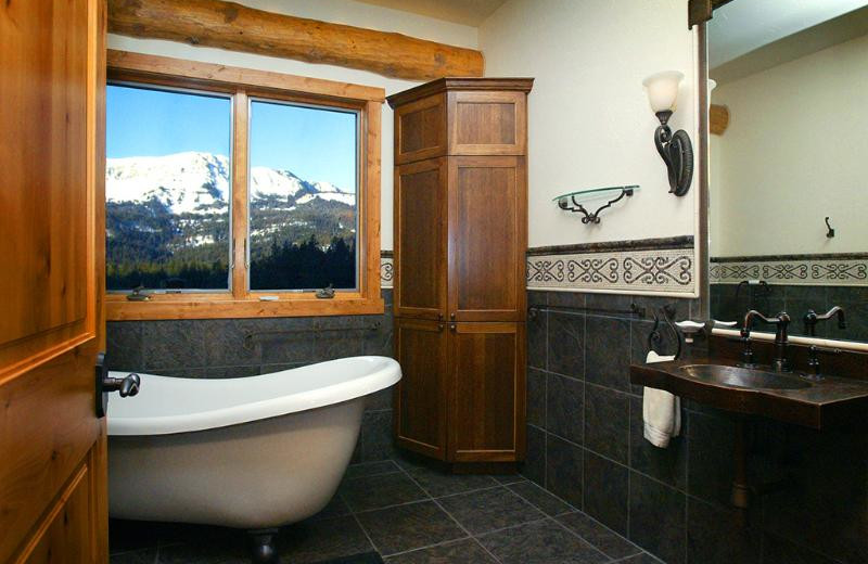 Guest bathroom at Bridger Vista Lodge.