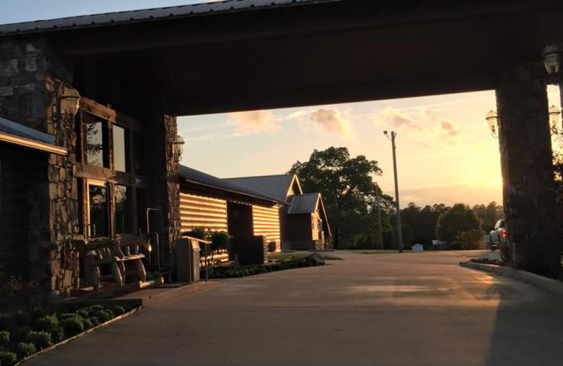 Exterior view of Hochatown Country Lodge.