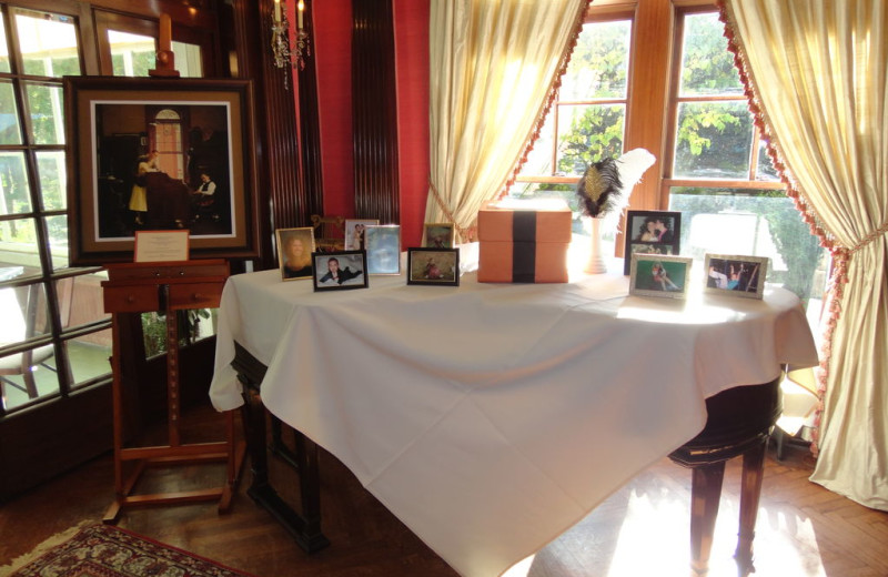 Interior view of Cortland Alumni House.