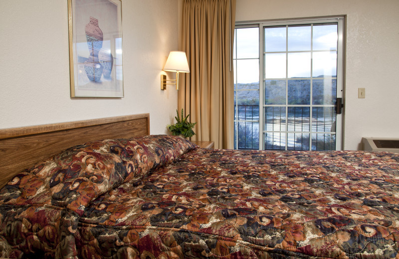 Guest room at Lodge On The River.