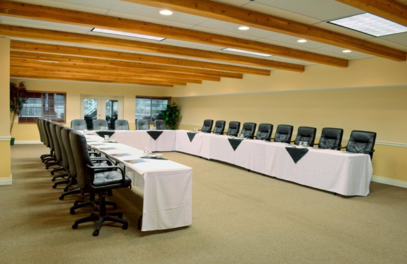 Meeting room at South Thompson Inn & Conference Centre.