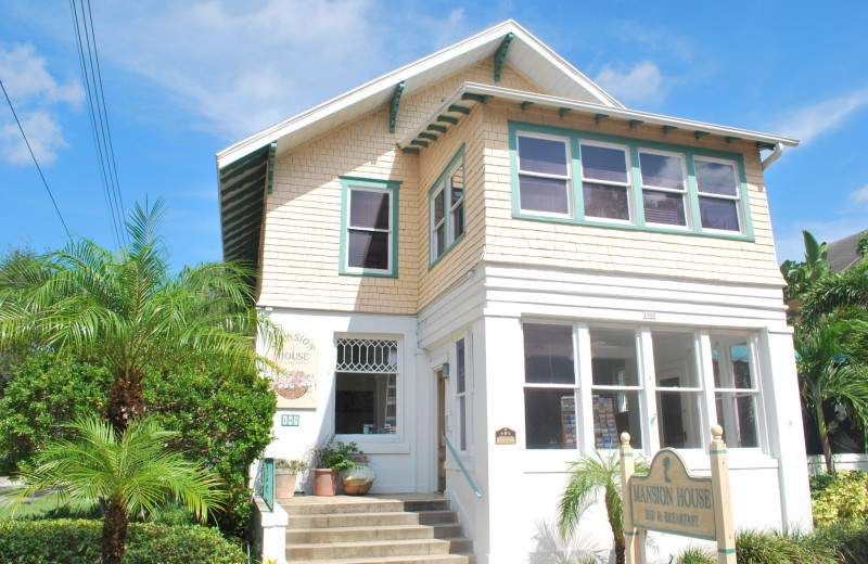 Exterior view of Mansion House Bed and Breakfast.