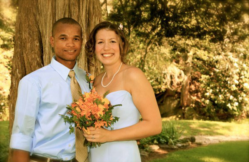 Wedding couple at Leatherwood Mountains Resort.