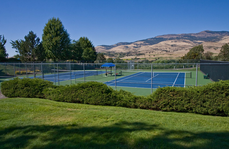 Tennis courts at Ashland Hills Hotel & Suites.