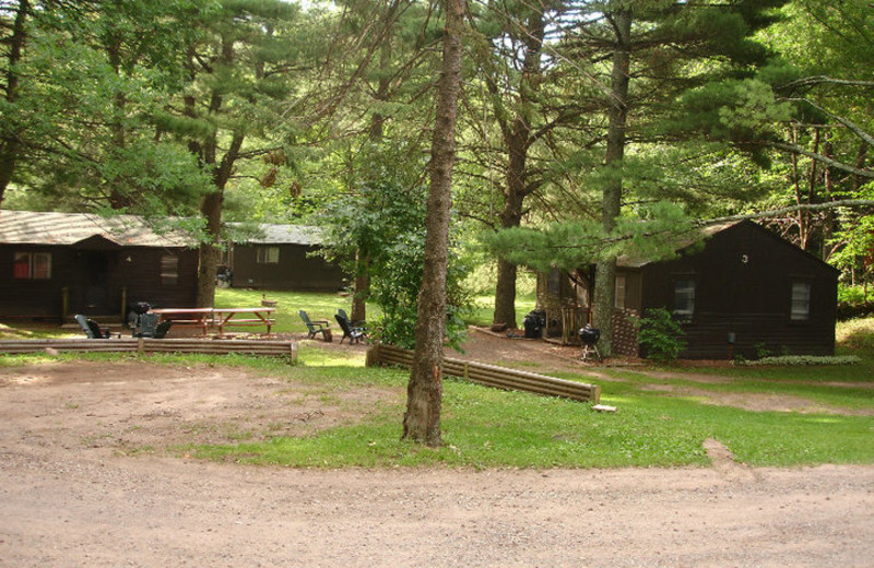 Cabins at Lincolnwood Resort & Bar.