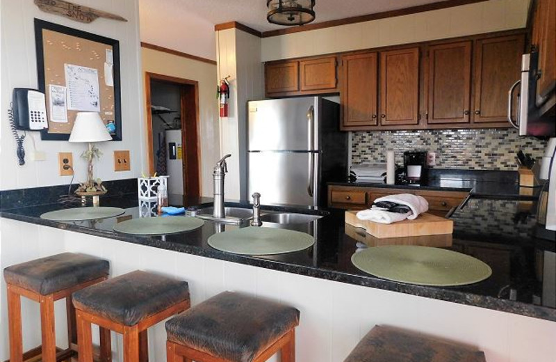 Guest kitchen at Pinnacle Inn Resort.