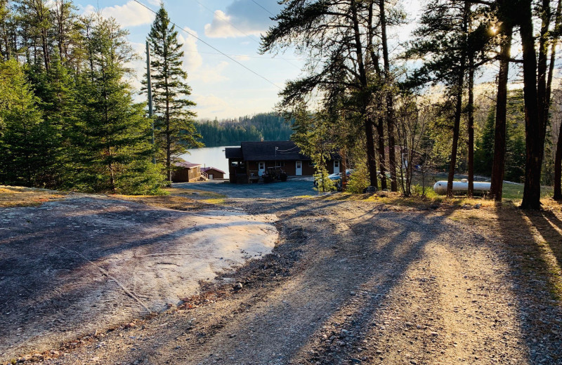 Exterior view of Cliff Lake Resorts.