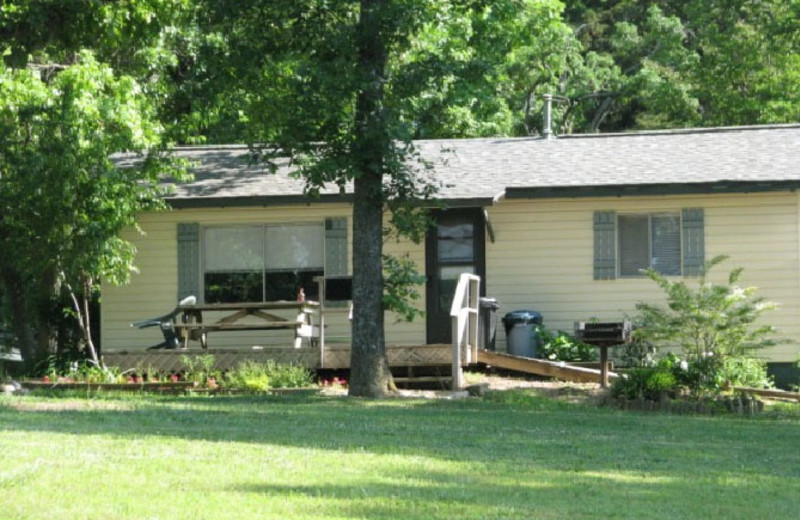 Cottage exterior at Green Valley Resort.