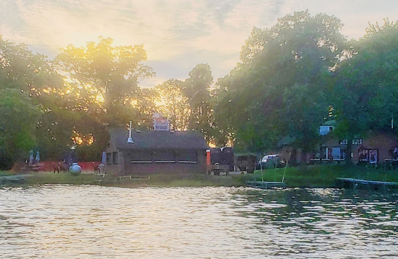 Exterior view of Ridgewood Bay Resort.