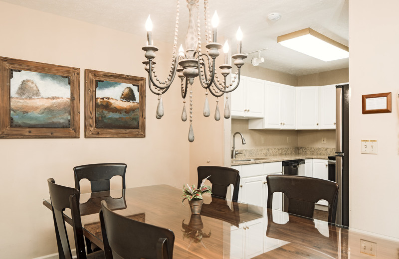 Dining room at Woodloch Springs Cedar Vacation Rental Guest Home.