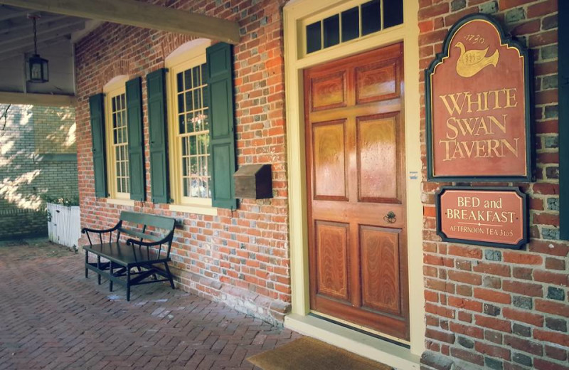 Exterior view of The White Swan Tavern.