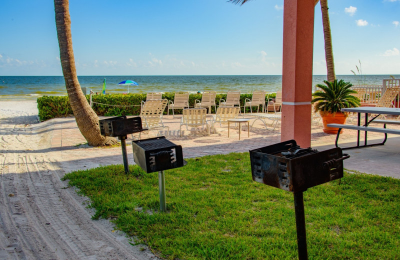 Picnic area at Edison Beach House.