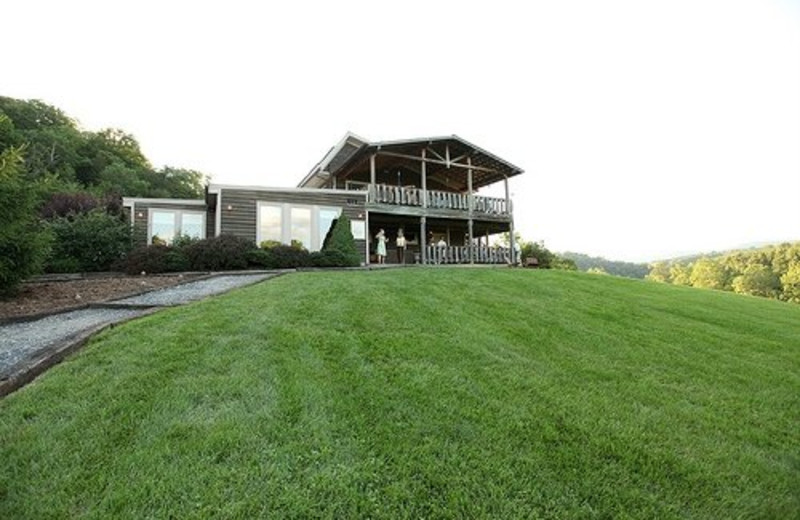 Cottage exterior at Creekside Resort.