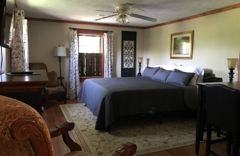 Guest room at Hocking Hills Inn.