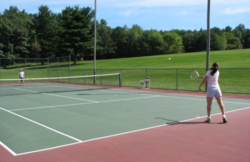 Tennis at Sunny Hill Resort & Golf Course.