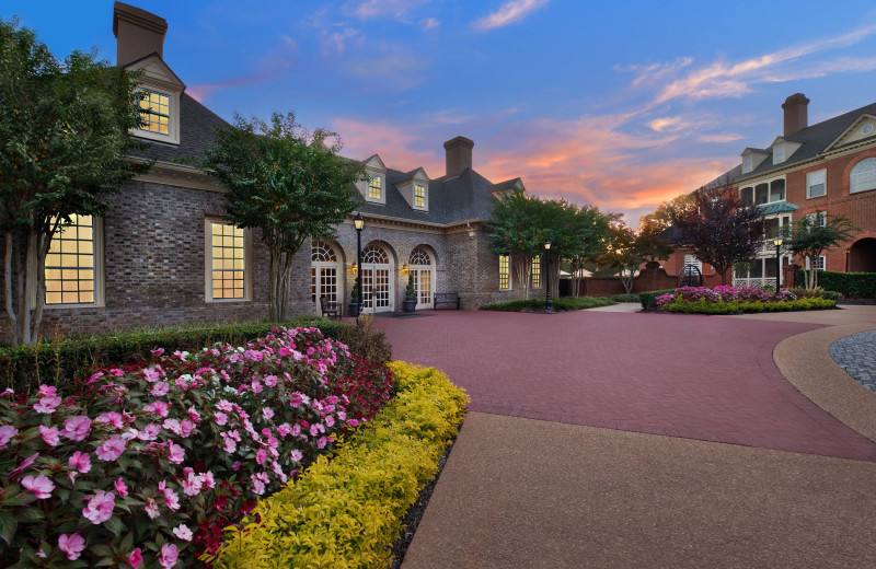 Exterior view of Marriott's Manor Club at Ford's Colony.