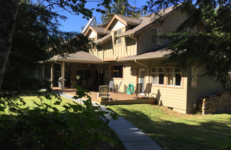 Exterior view of Olympic Foothills Lodge.