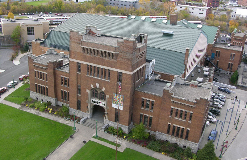 Museum of Science Technology near Jefferson Clinton Hotel.