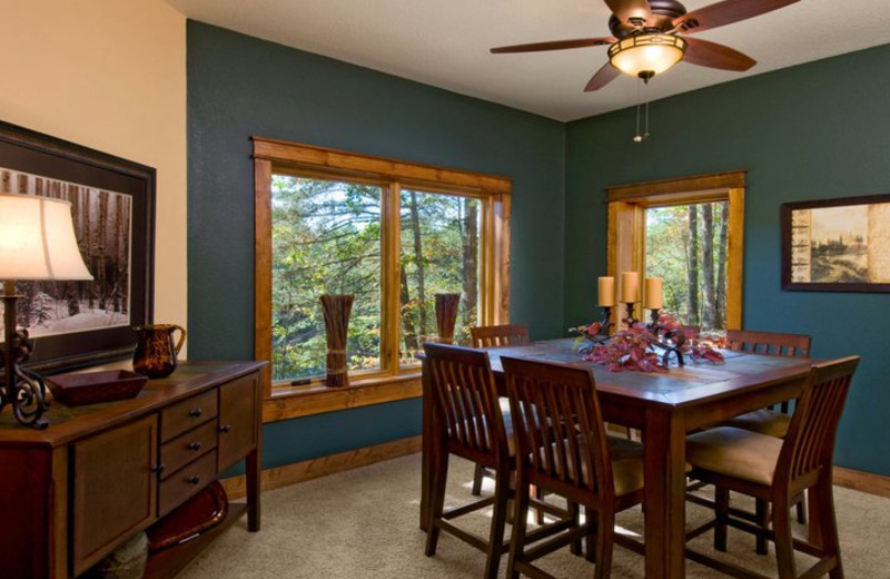 Condo dining room at Highland Rim Retreats.