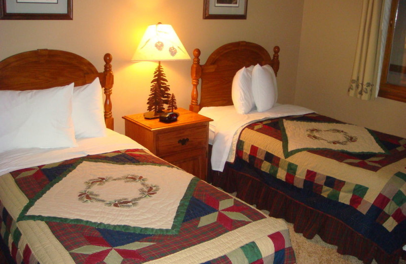 Guest room at The Beacons of Minocqua.