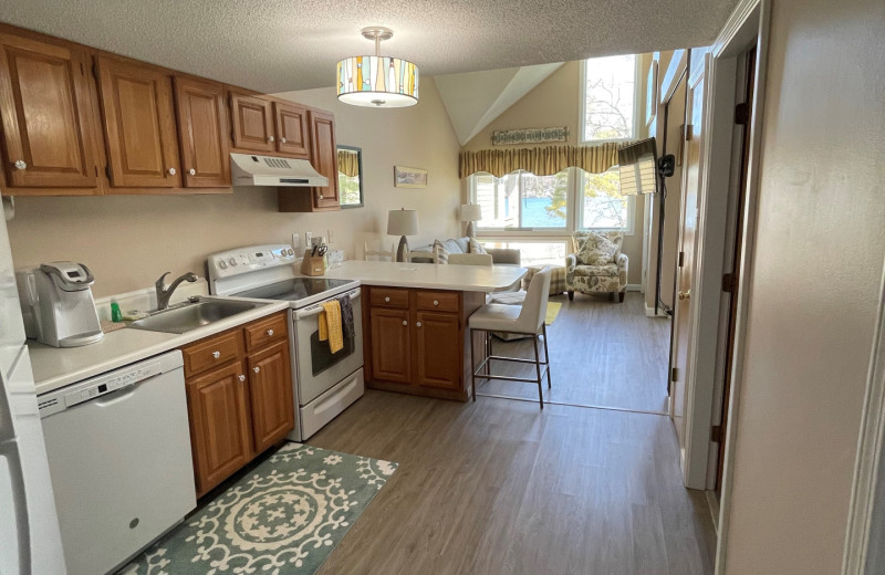 Guest kitchen at Misty Harbor & Barefoot Beach Resort.