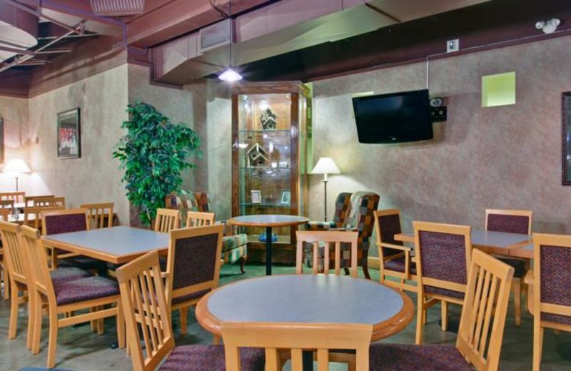 Dining room at Holiday Inn Canmore.