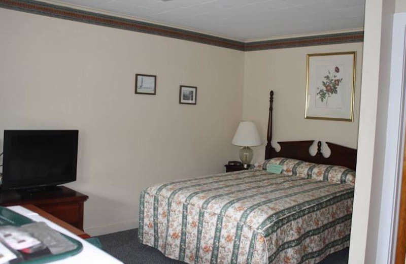 Guest room at Aurora Inn & Motel.