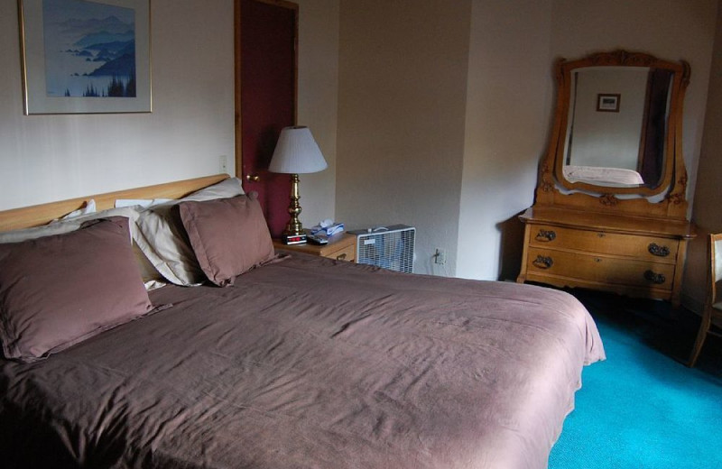 Guest room at Aspen View Lodge.
