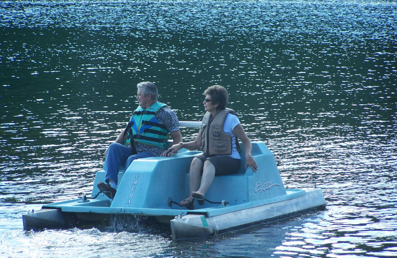 Paddle boat at Isle O' Dreams Lodge.