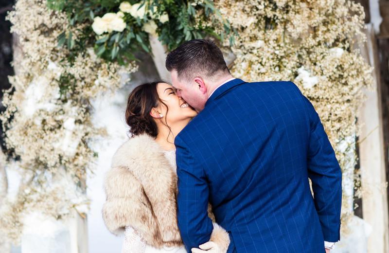 Weddings couple at Rainbow Ranch Lodge