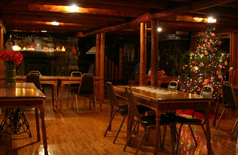 Dining at Arrowhead Lodge & Resort.