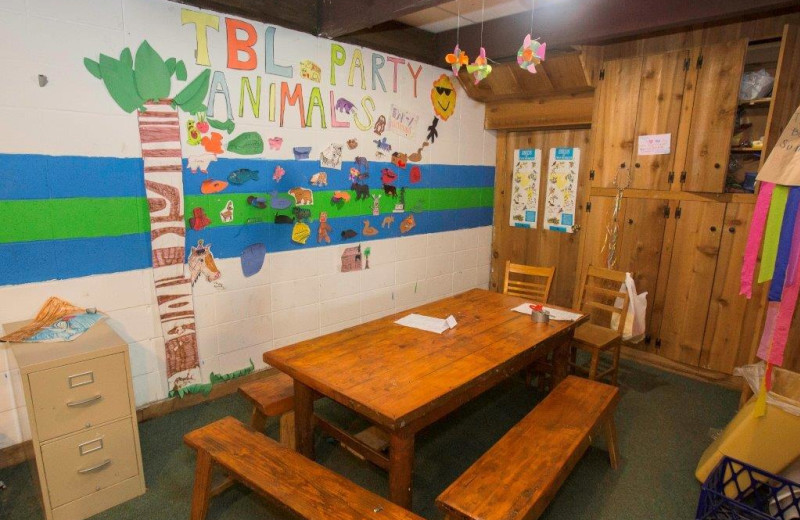 Kids room at Timber Bay Lodge & Houseboats.