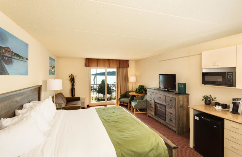 Guest room at Harbor Shores on Lake Geneva.
