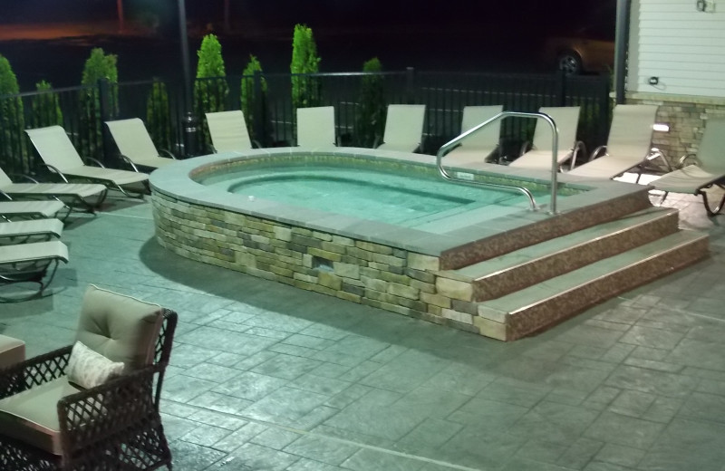 Hot tub at Fairway Suites At Peek'n Peak Resort.