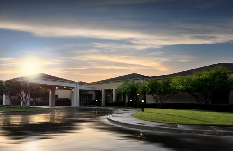 Exterior view of Courtyard by Marriott Fort Worth University Drive.