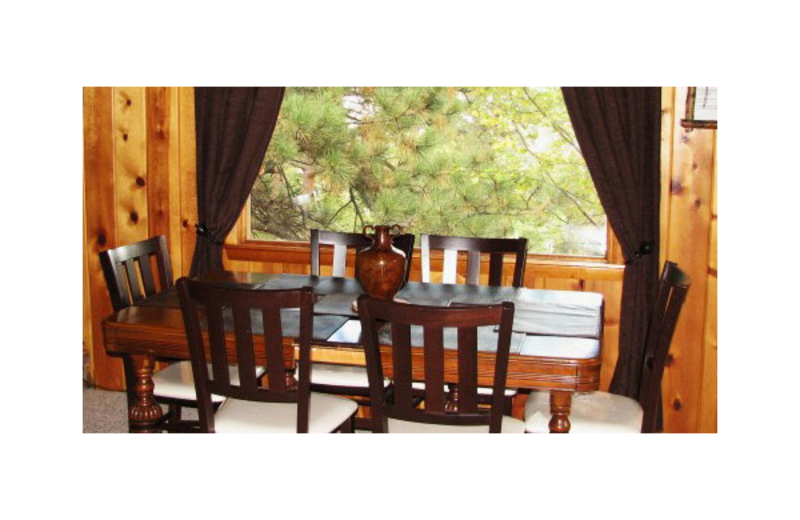 Guest dining table at The Evergreens On Fall River.