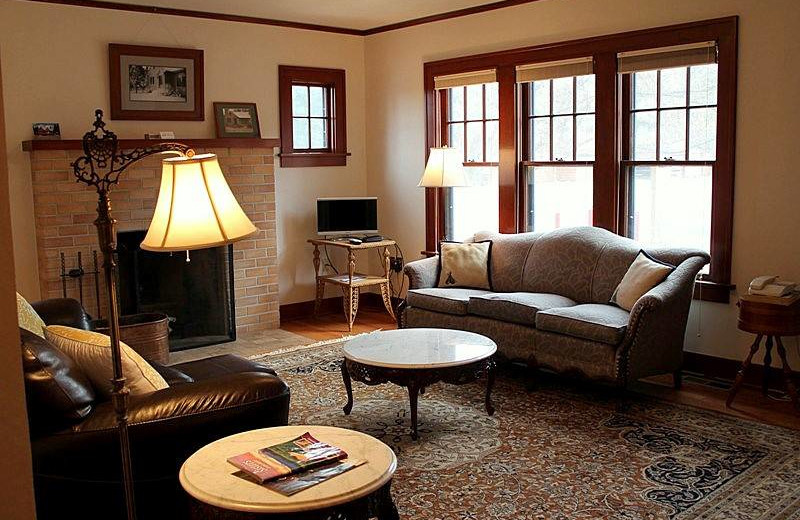 Vacation rental living room at Sisters Vacation Rentals.