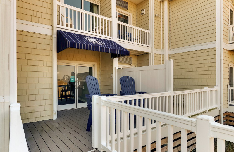 Exterior view of Palm Suites.