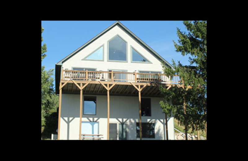 Cabin exterior view at Lake Leelanau Vacation Rentals & Guide.