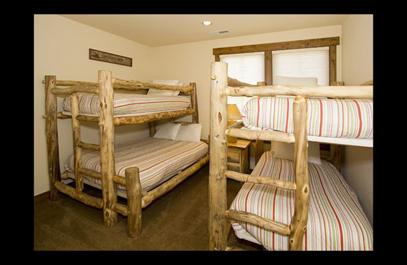 Vacation rental bunk beds at Mammoth Property Reservations.