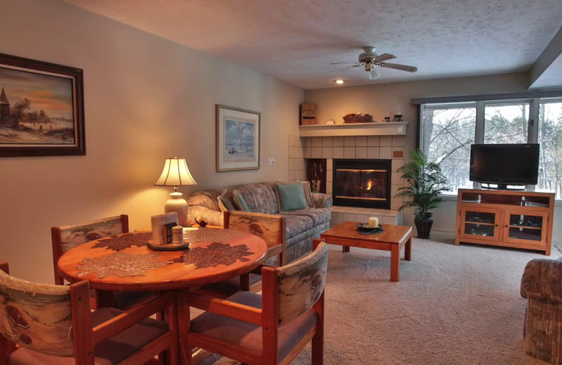 Guest room at Trout Creek Vacation Condominiums.