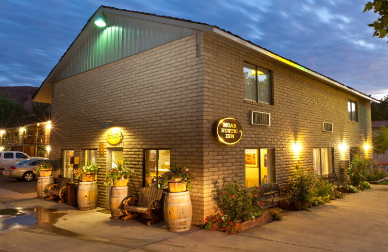 Exterior view of Moab Rustic Inn.