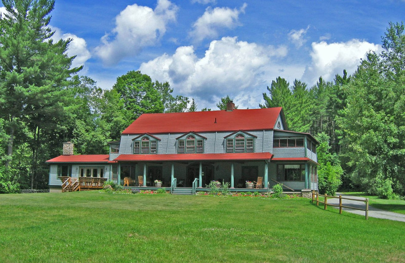 Exterior view of Trail's End Inn Inc.