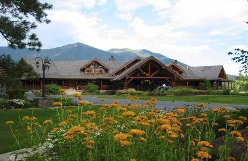 Exterior view of Glacier Mountain Lodge.