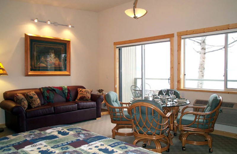 Guest room at Many Springs Flathead Lake Resort.