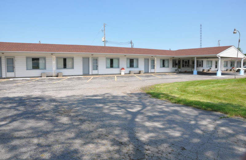 Exterior view of Mecca Motel.