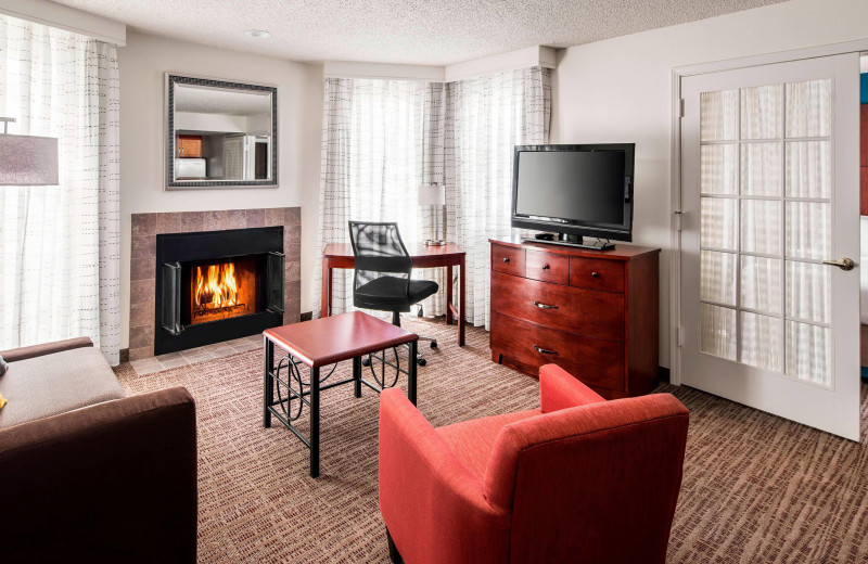 Guest room at Residence Inn by Marriott San Ramon.