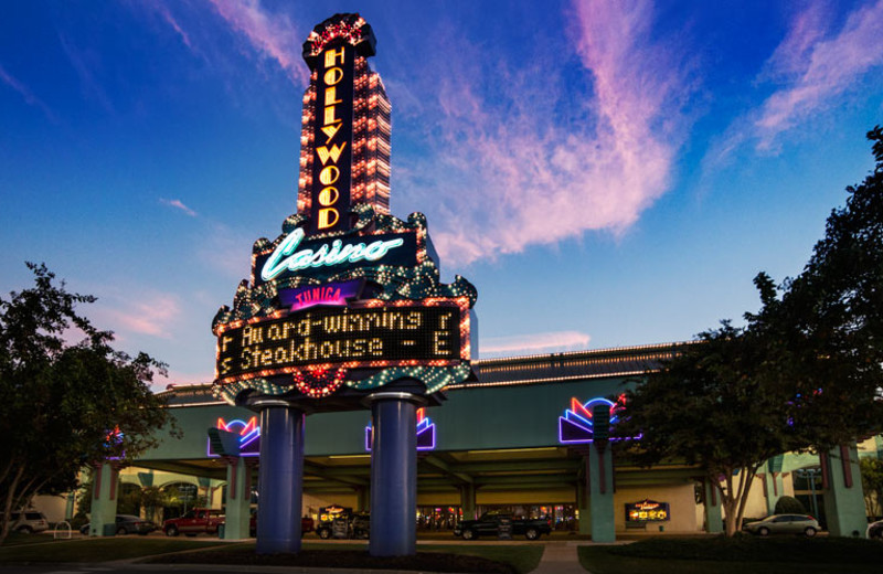 Exterior view of Hollywood Casino Tunica.