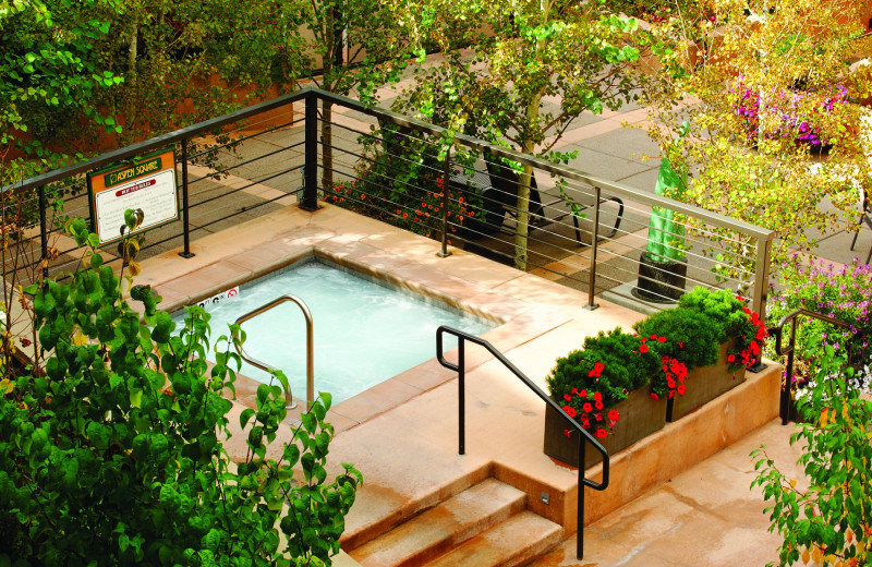 Hot tub at Aspen Square Condominium Hotel.